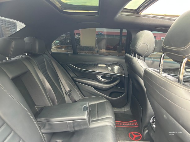 2017-mercedes-e200-amg-sunroof-big-5