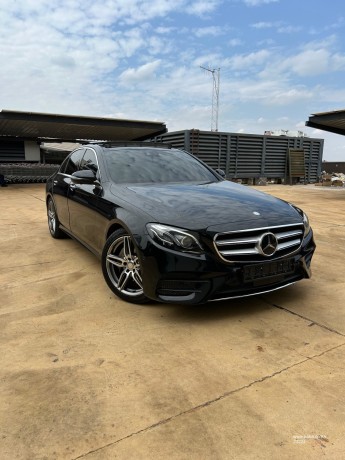2017-mercedes-e200-amg-sunroof-big-0