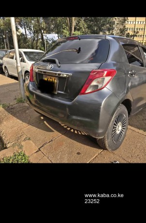 clean-toyota-vitz-big-6