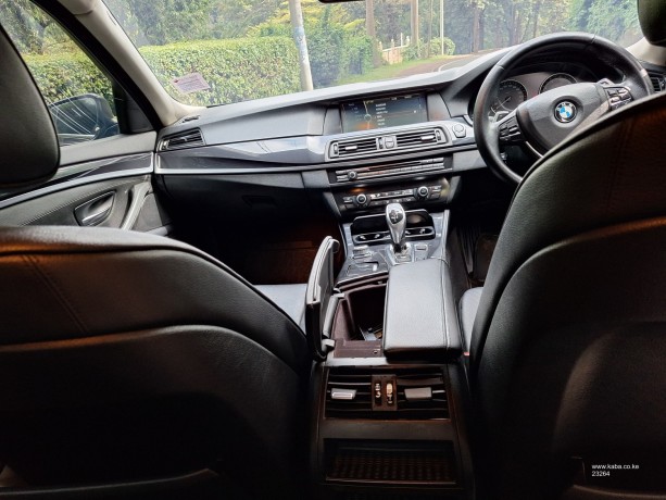 bmw-520i-big-15