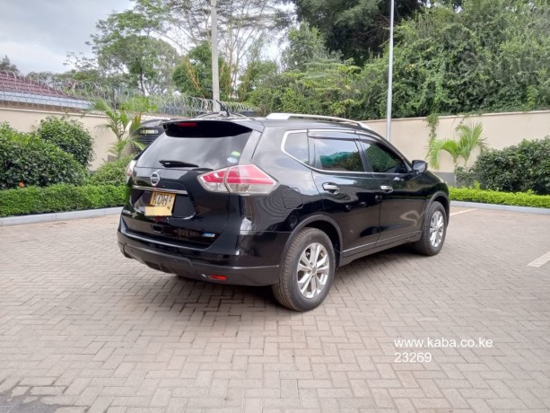 2015-nissan-x-trail-big-3