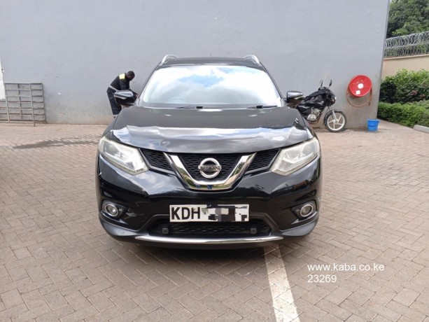 2015-nissan-x-trail-big-0
