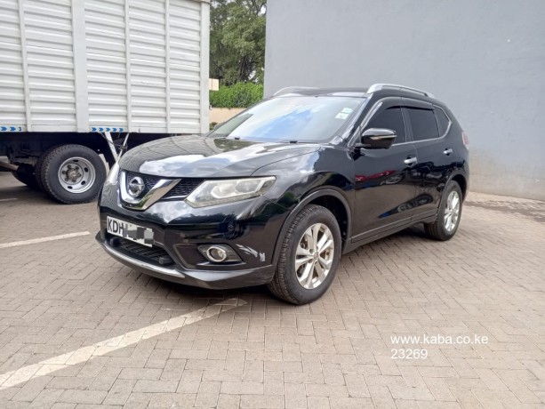 2015-nissan-x-trail-big-1
