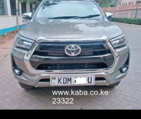 clean-toyota-hilux-at-great-price-small-0