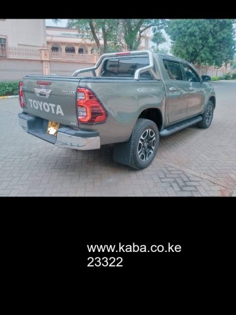 clean-toyota-hilux-at-great-price-big-4