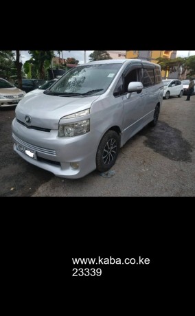 clean-toyota-voxy-up-for-sale-big-2