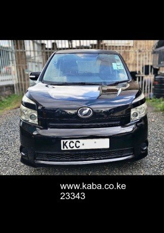 clean-toyota-voxy-up-for-grabs-good-price-big-0