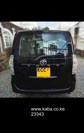 clean-toyota-voxy-up-for-grabs-good-price-big-3
