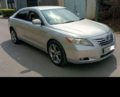 Clean Toyota camry up for grabs!