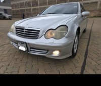 mercedes-c200good-car-good-price-small-10