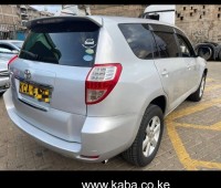 clean-toyota-vanguard-up-for-grabs-small-1