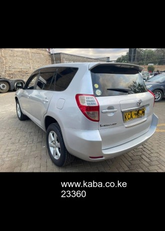 clean-toyota-vanguard-up-for-grabs-big-3