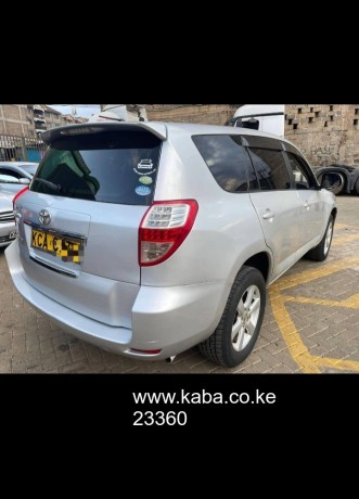 clean-toyota-vanguard-up-for-grabs-big-1