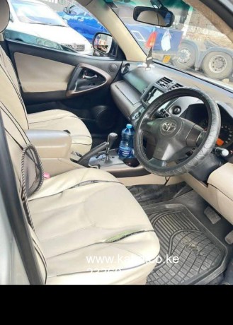 clean-toyota-vanguard-up-for-grabs-big-5