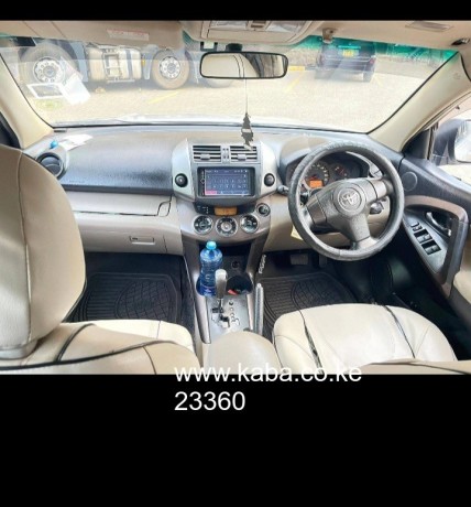 clean-toyota-vanguard-up-for-grabs-big-6
