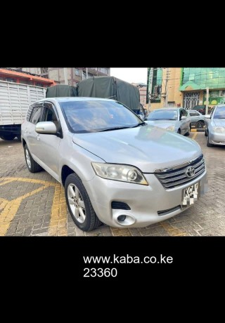 clean-toyota-vanguard-up-for-grabs-big-0