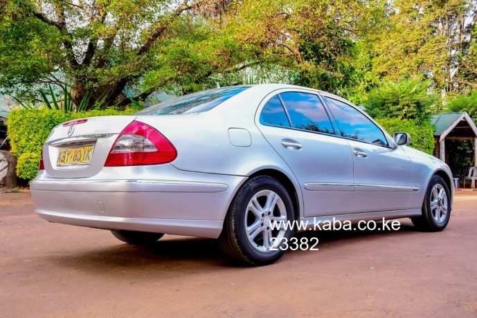 mercedes-benz-e220-big-5