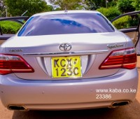 toyota-crown-royal-saloon-small-6