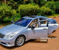 toyota-crown-royal-saloon-small-2