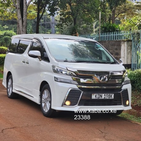 toyota-vellfire-big-2