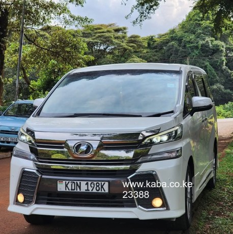 toyota-vellfire-big-1