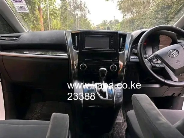 toyota-vellfire-big-3