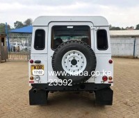 land-rover-defender-110-small-9
