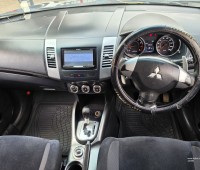 mitsubishi-outlander-small-3