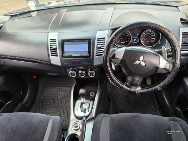 mitsubishi-outlander-big-3