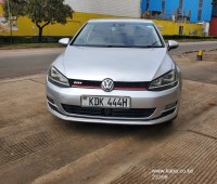 volkswagen-golf-small-0