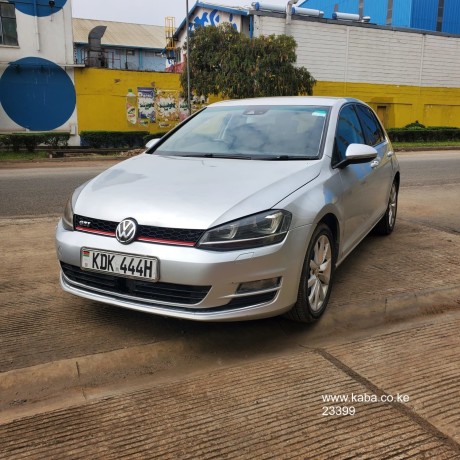 volkswagen-golf-big-1