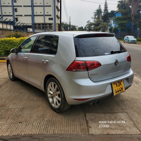 volkswagen-golf-big-3