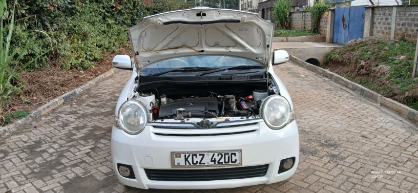 toyota-sienta-big-1