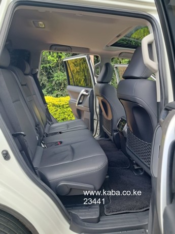 toyota-landcruiser-prado-txl-big-5