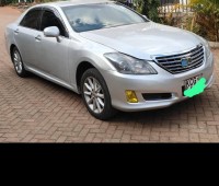 buy-and-drive-toyota-crown-small-1