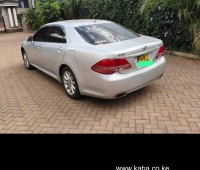 buy-and-drive-toyota-crown-small-3