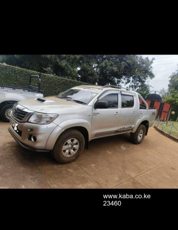 hilux-double-cabin-big-0