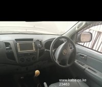 clean-toyota-hilux-double-cabin-small-5
