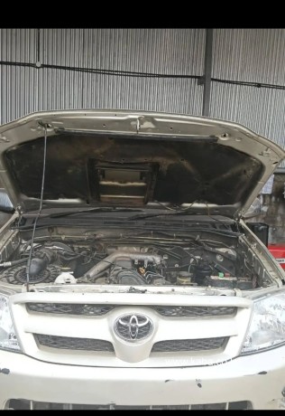 clean-toyota-hilux-double-cabin-big-6