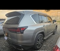 lexus-lx600-small-1