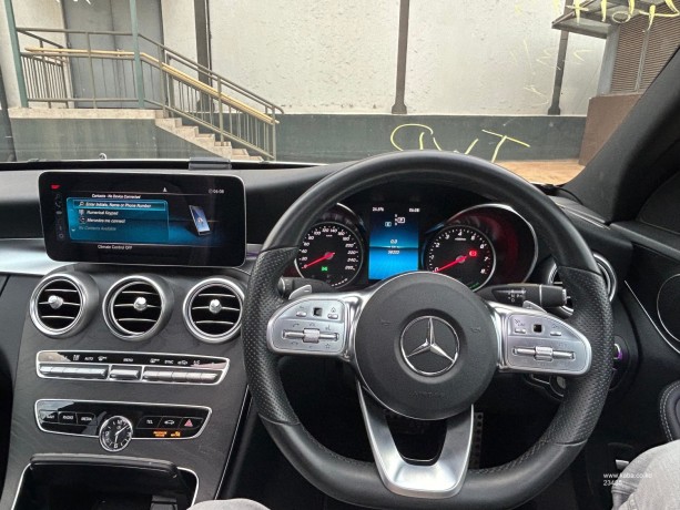 2019-mercedes-c200-amg-sunroof-eqboost-big-2