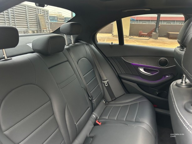 2019-mercedes-c200-amg-sunroof-eqboost-big-5