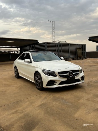 2019-mercedes-c200-amg-sunroof-eqboost-big-0