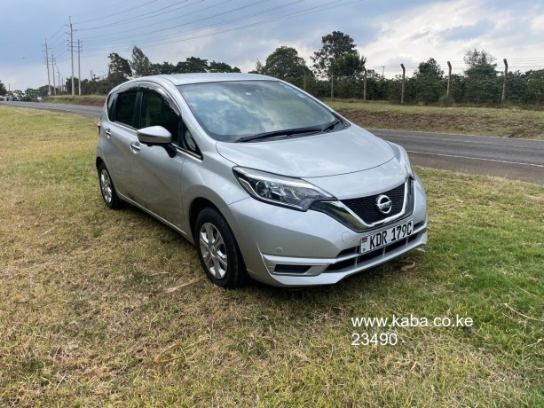 2017-nissan-note-at-kshs-930000-big-6