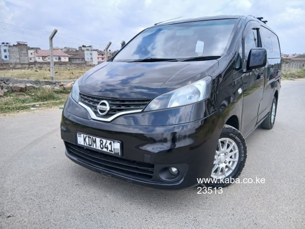 nissan-nv200-7-seater-van-black-big-0