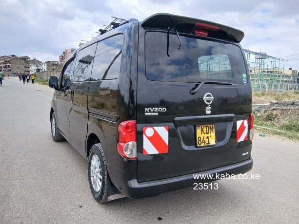 nissan-nv200-7-seater-van-black-big-1