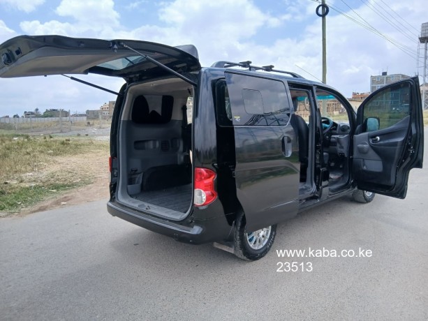 nissan-nv200-7-seater-van-black-big-6