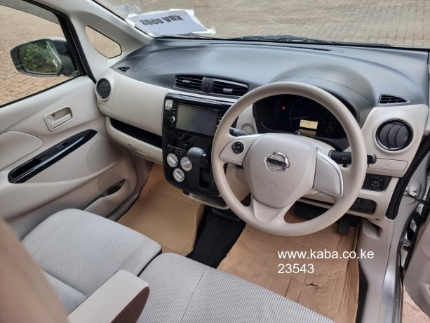 nissan-dayz-2018-kdv-650cc-petrol-silver-colour-reverse-cameracollision-control-emergency-break-big-7