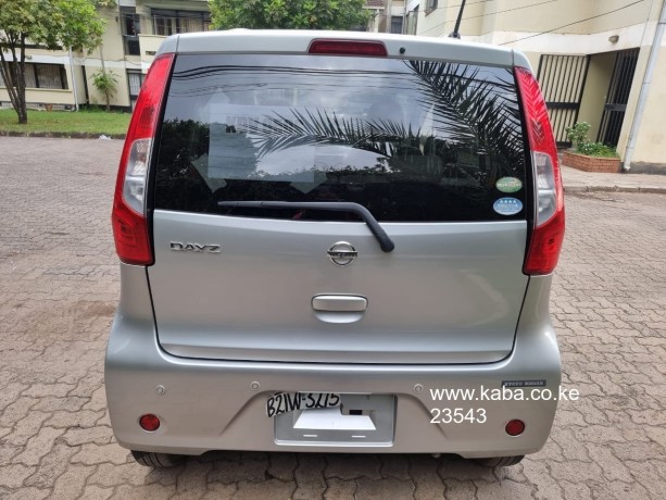 nissan-dayz-2018-kdv-650cc-petrol-silver-colour-reverse-cameracollision-control-emergency-break-big-4