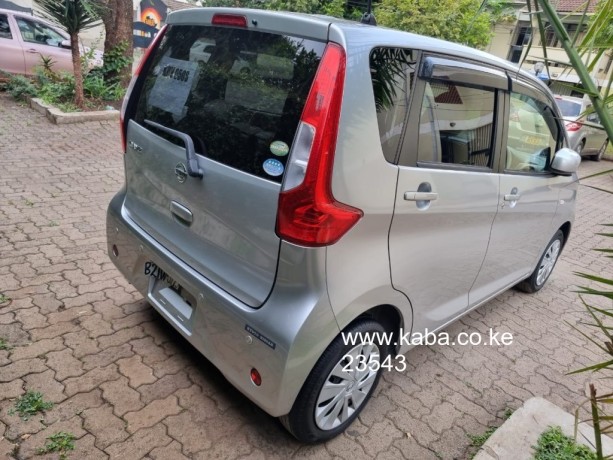 nissan-dayz-2018-kdv-650cc-petrol-silver-colour-reverse-cameracollision-control-emergency-break-big-3